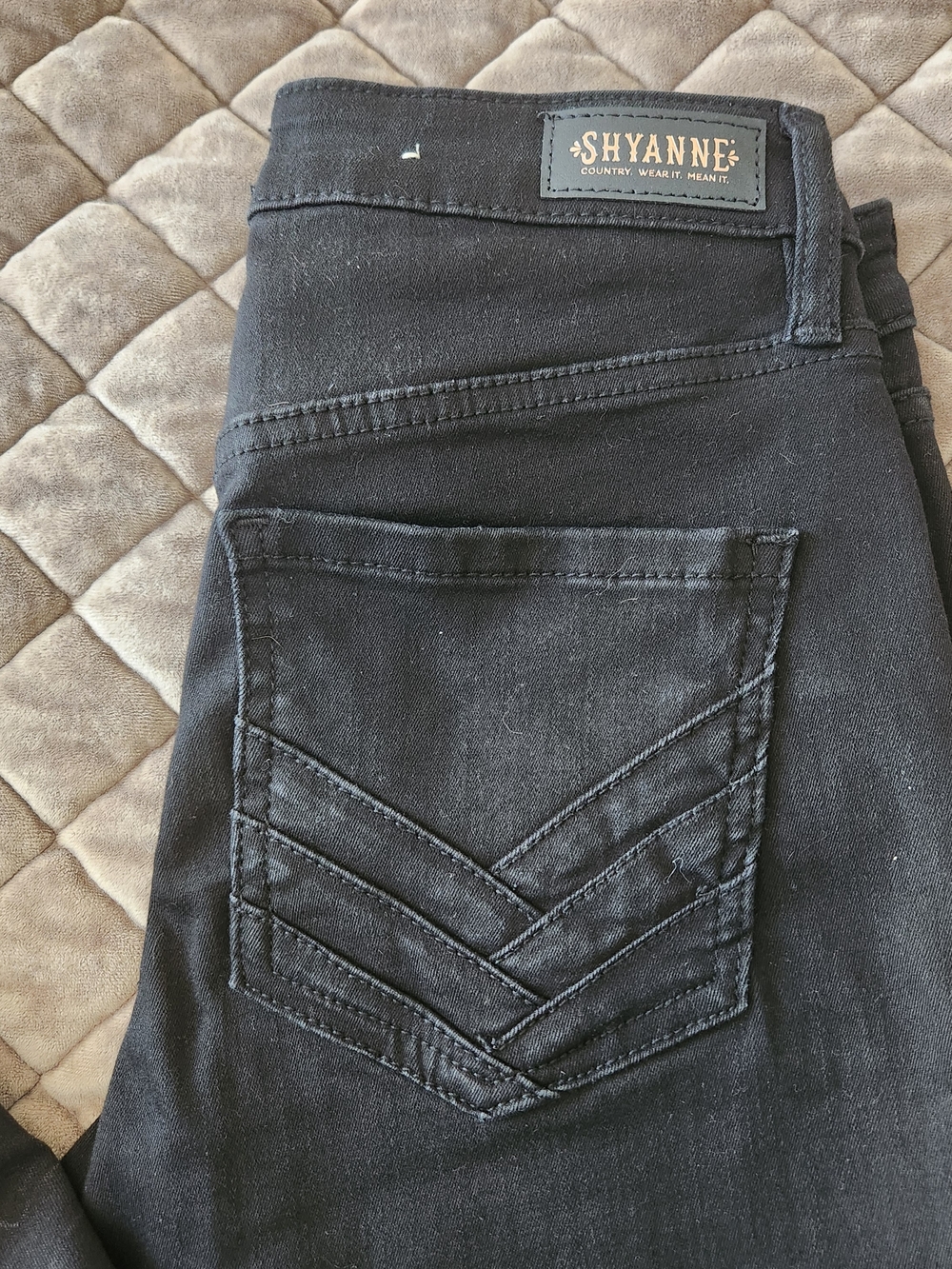 Shyanne Black Flare Jeans with Classic Five-Pocket Cut - Picture 4 of 6